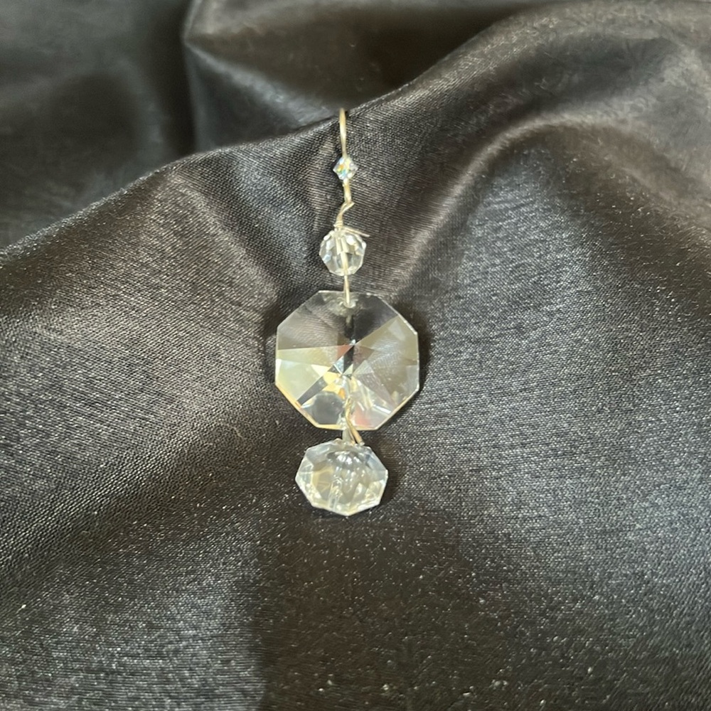 Beautiful 4 Crystal enamel stone one sided earring